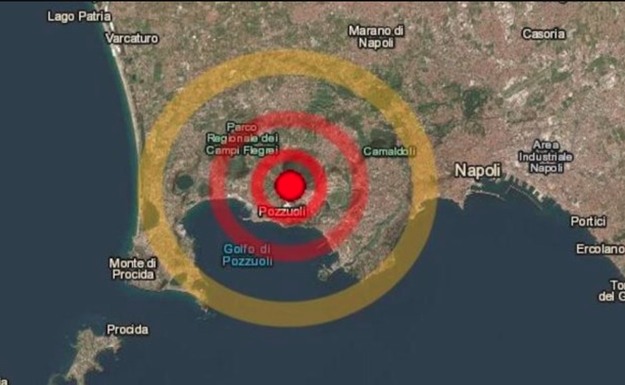 Campi Flegrei, altre 2 scosse di terremoto ora: la terra non smette di tremare