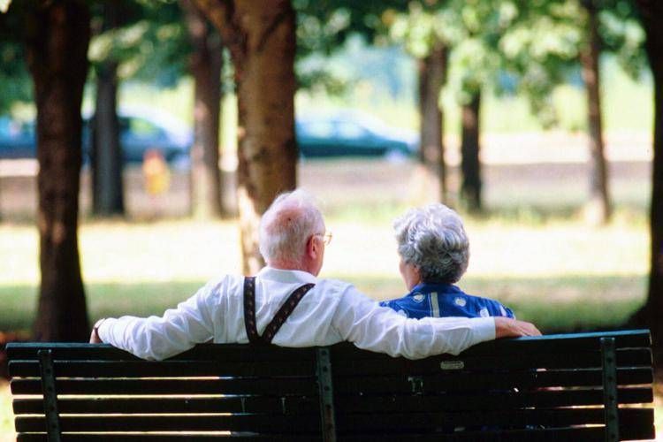 Italiani meno longevi, l’aspettativa di vita cala di 0,36 anni