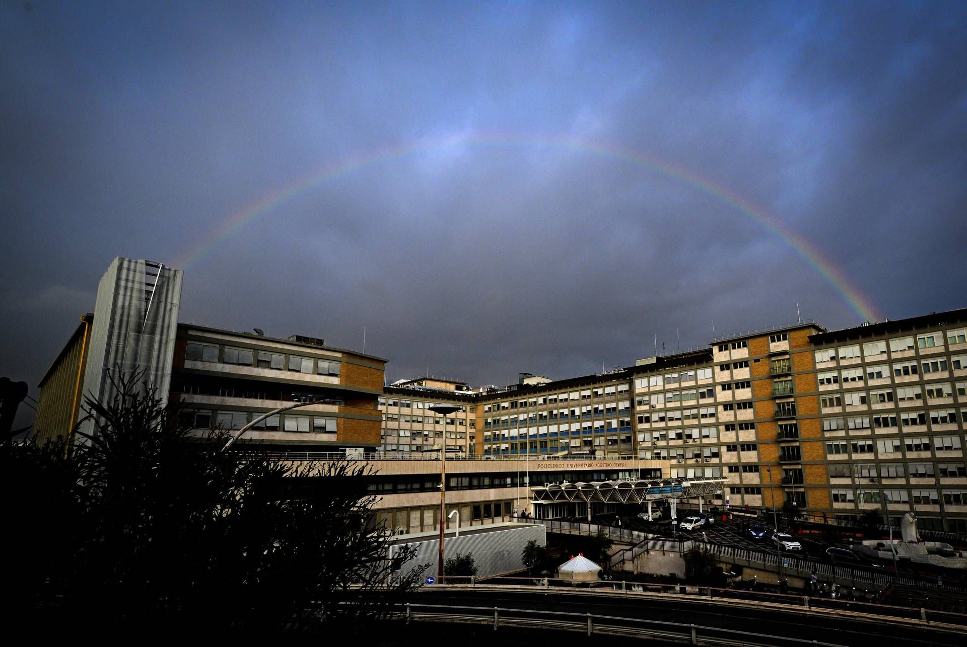 Papa nel ‘fortino’ del Gemelli, ospedale blindato per tutelare salute del Pontefice