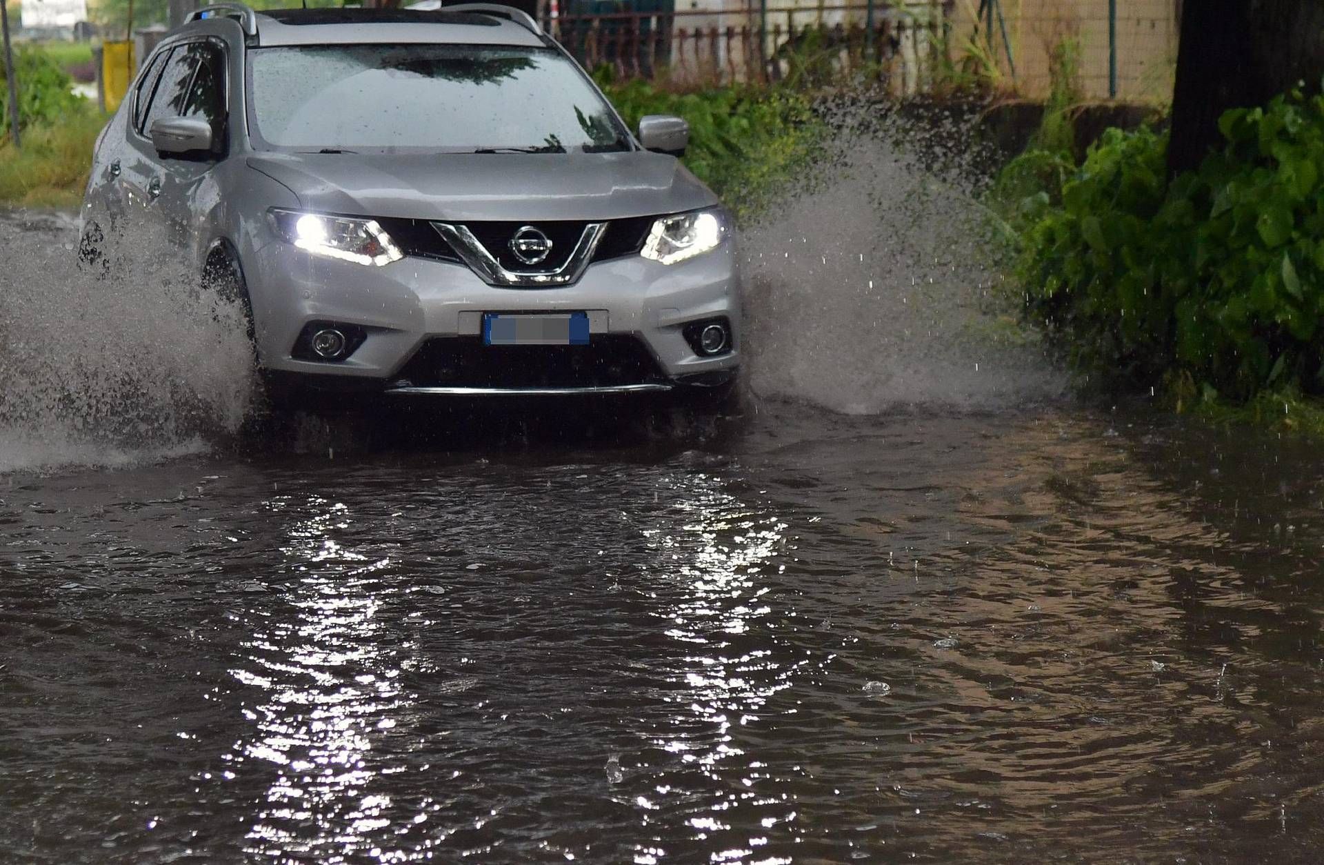 Maltempo Messina, l’eroico salvataggio dell’automobilista del sindaco e dell’assessore