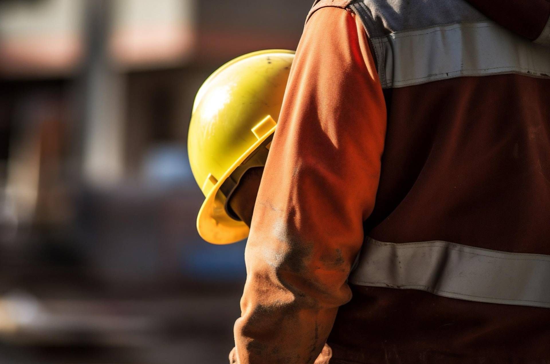 Tragedia sul lavoro in Val Camonica, operaio muore schiacciato in azienda di cosmetici