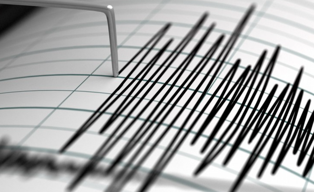 Terremoto ai Campi Flegrei e bradisismo, l’ipotesi sul sisma di magnitudo 5 : “Cosa accadrebbe”