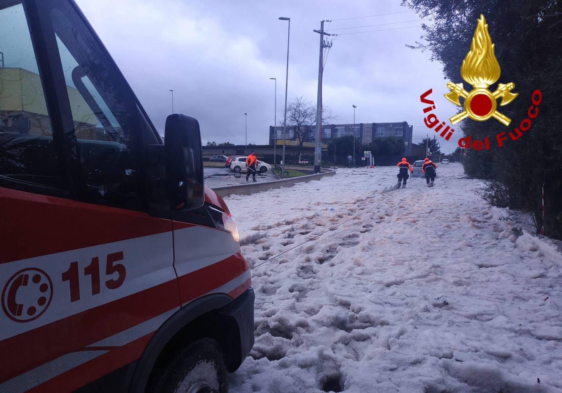 Bomba d’acqua su Messina e grandine nel Catanese, il maltempo flagella la Sicilia