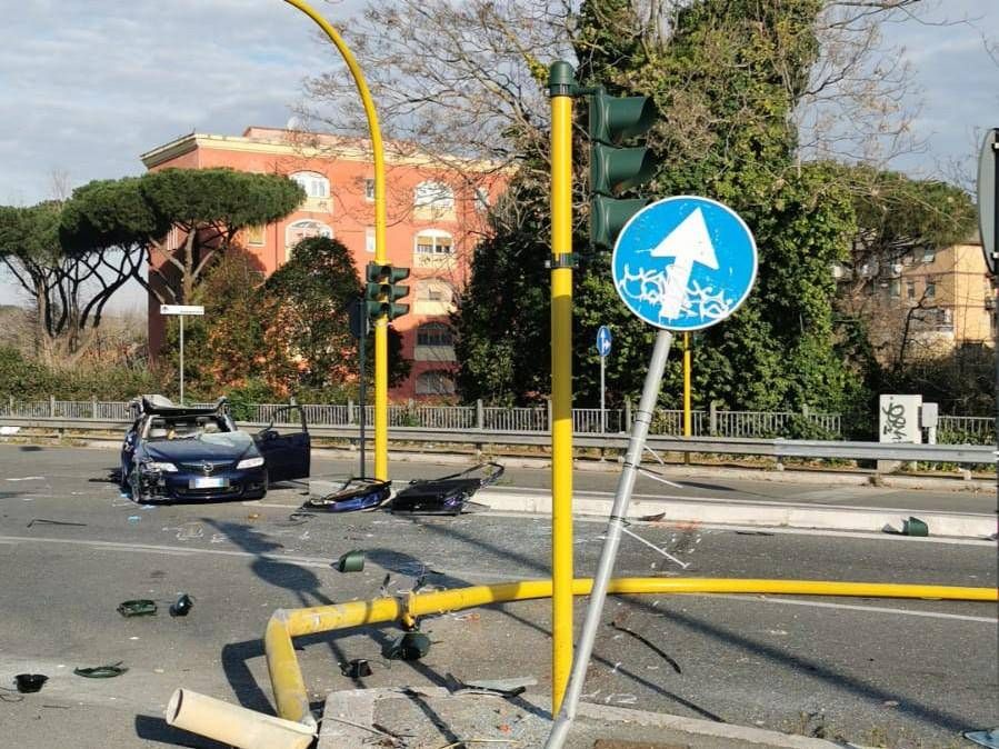 Roma, incidente mortale sulla Tiburtina: vittima un 34enne