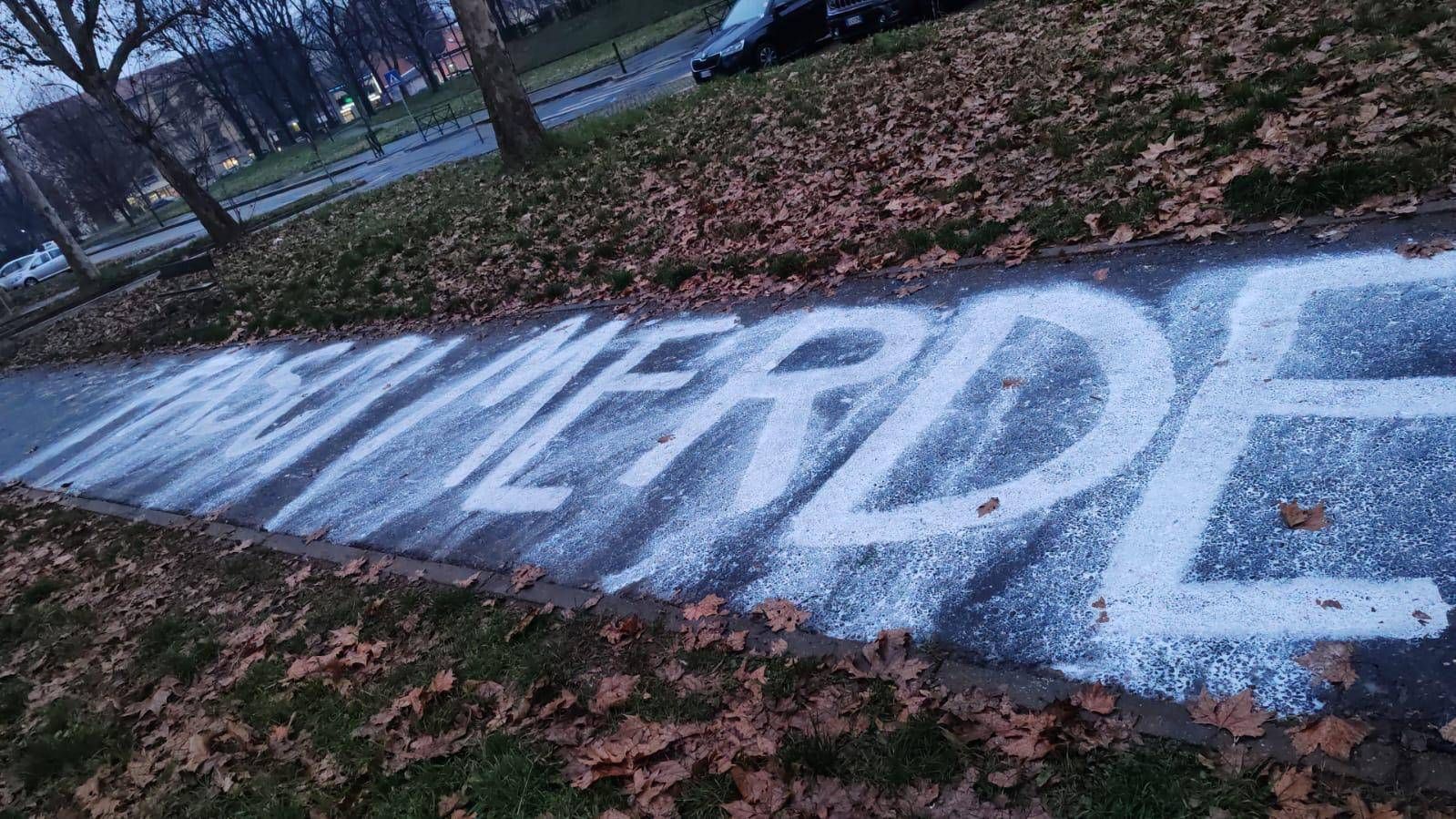 Foibe, comparsi insulti davanti a targa per esodo istriano a Torino