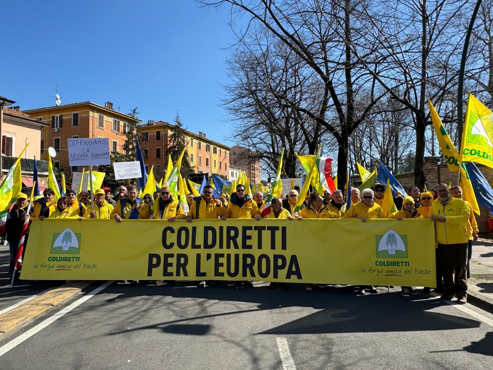 Coldiretti Campania in corteo a Parma: Serve chiarezza: Stop ai cibi sintetici ed ultraformulati