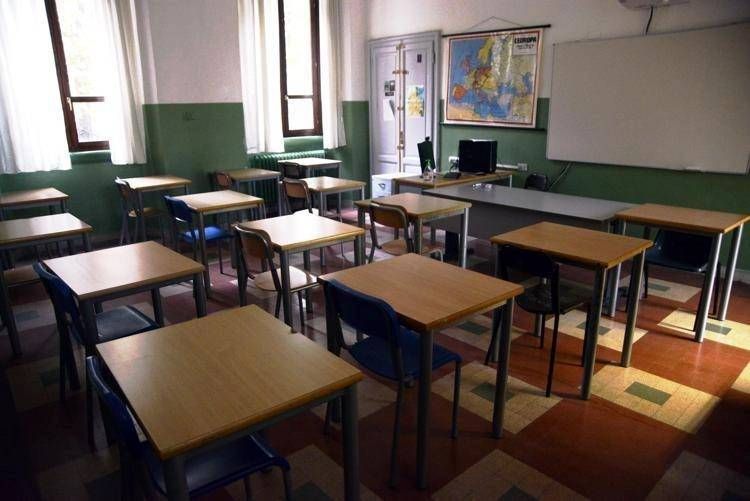 Foligno, scuole chiuse domani dopo sisma