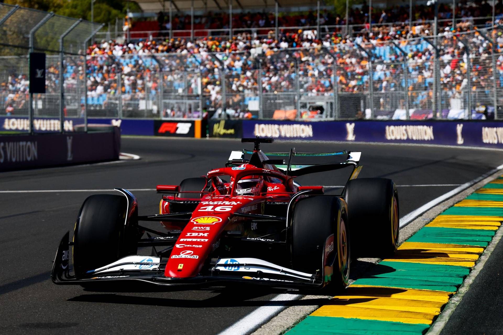 Leclerc con Ferrari più veloce