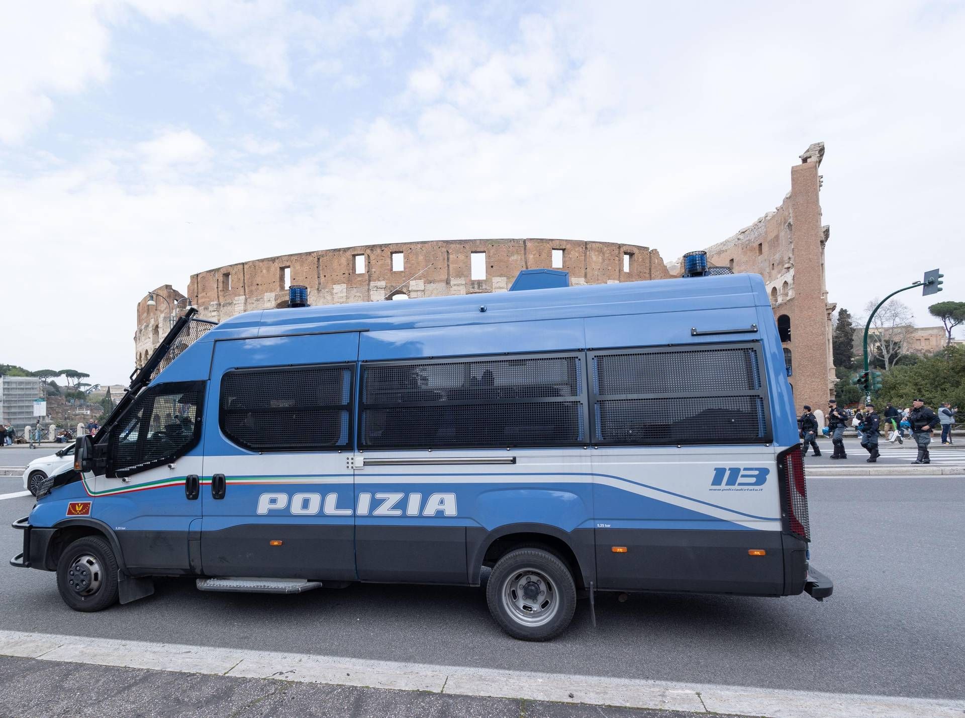 Roma, tre manifestazioni oggi sabato 15 marzo: mappa strade chiuse, deviazioni