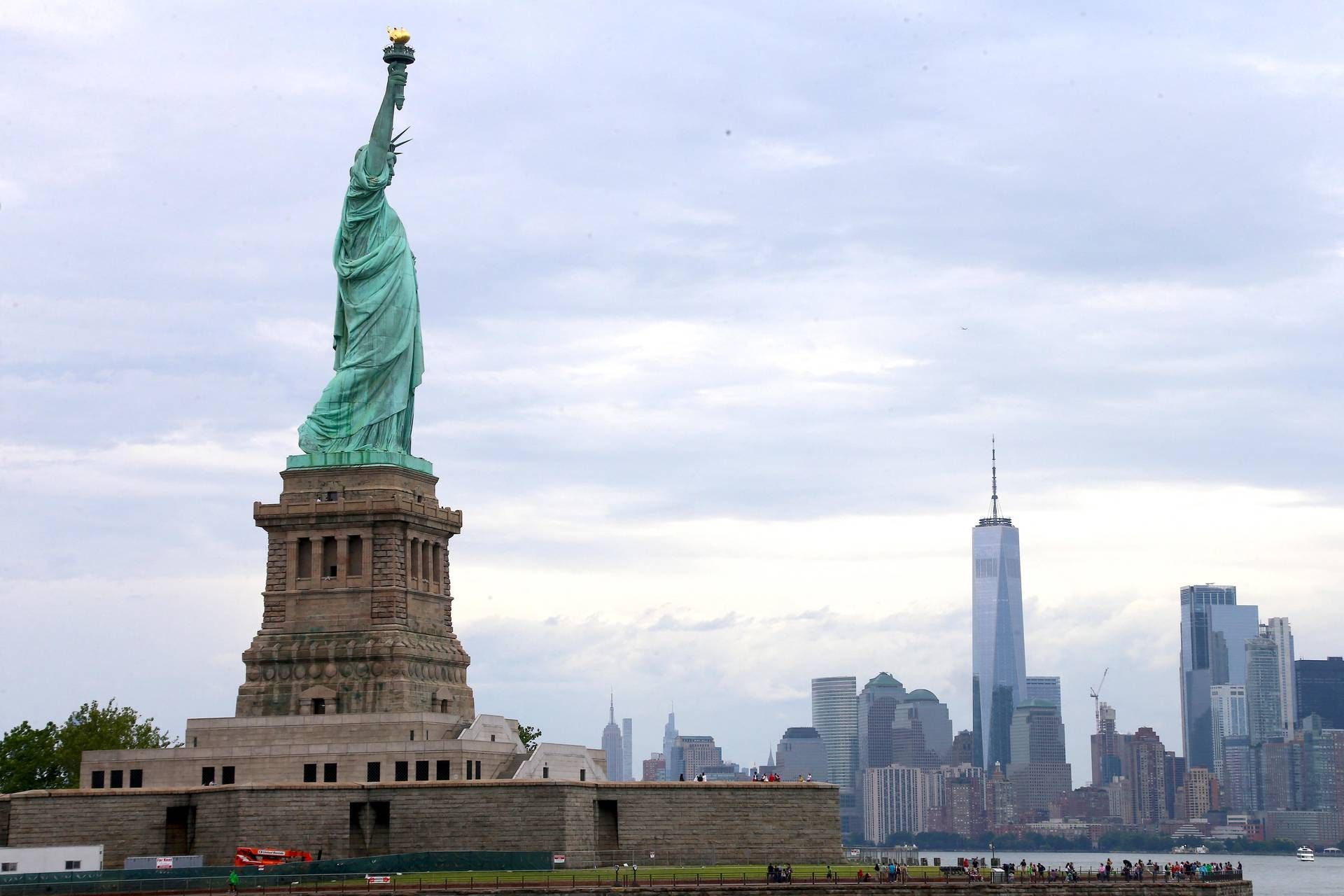 “Ridateci la Statua della Libertà”, dalla Francia lo sgarbo a Trump